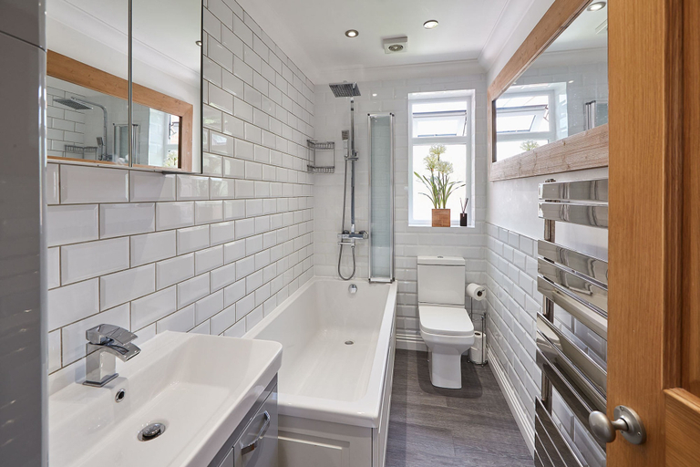 Bathroom 4, Host Stay Bankside Cottage, Redcar and Cleveland