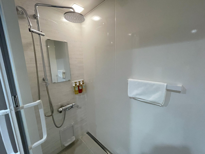 Bathroom 3, C&J Hotel, Shinagawa