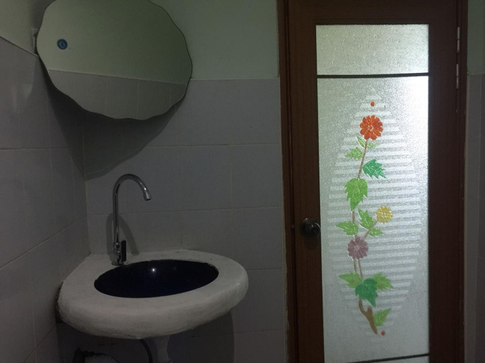 Bathroom 3, Pumaka Resort, Nong Hong