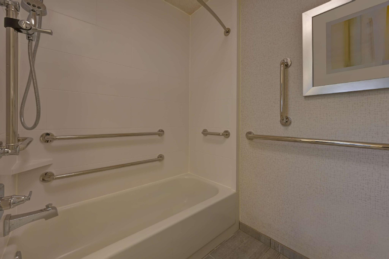 Bathroom 7