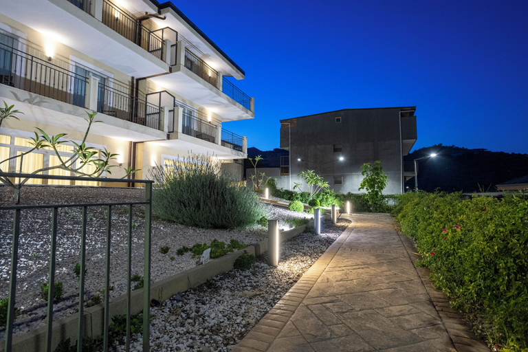 Exterior & Views 2, Verdello Home Savoca, Messina