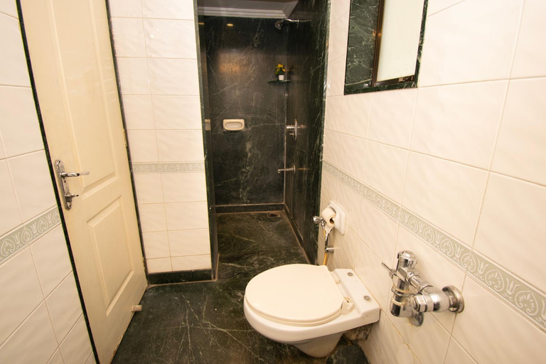 Bathroom 2, Octave Bund Garden, Pune
