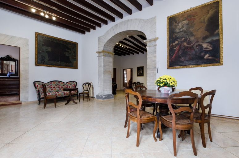 Room 2, Jaume Ii in Llucmajor, Baleares