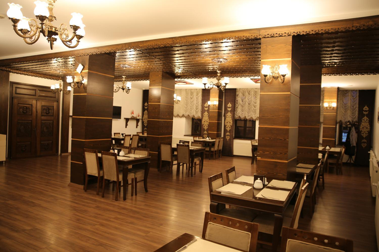 Food & Drinks 4, Cheltikov Hotel, Merkez