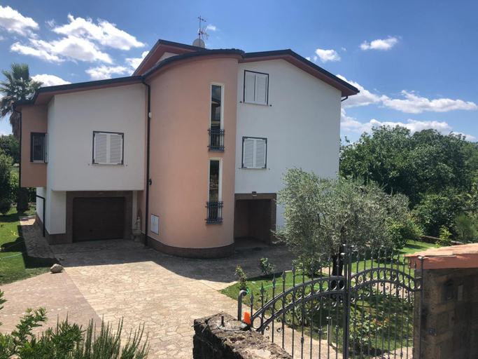 Others 3, Casa Gio, Avellino