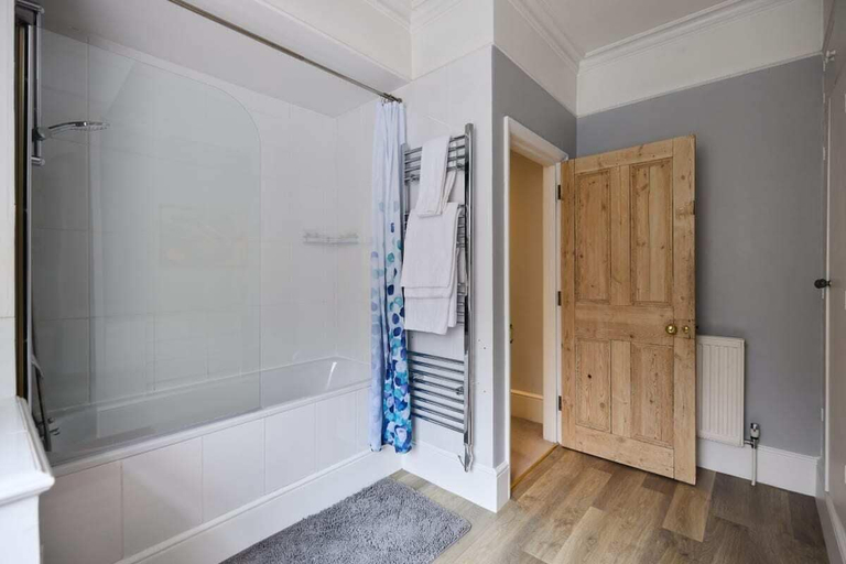 Bathroom 3, The Fulham Hideout - Modish 2bdr Flat With Patio, London
