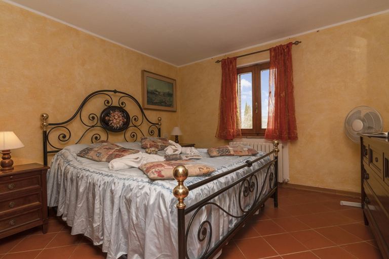 Room 3, Tenuta Di Litiano With Pool, Grosseto