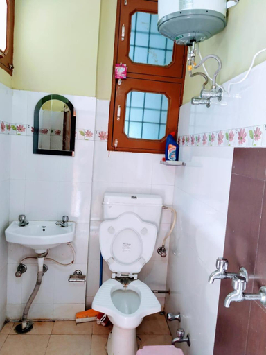 Bathroom 3, The Heritage, Sarahan, Shimla