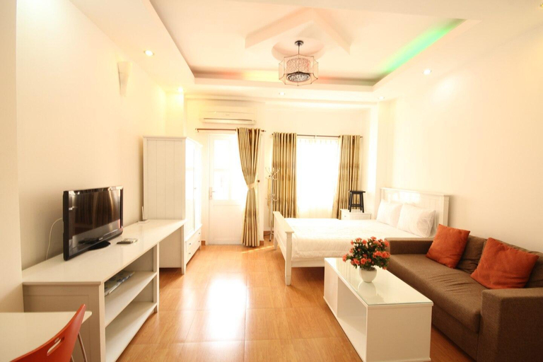 SM3-2.1-Serviced studio with equipped kitchen , District 1