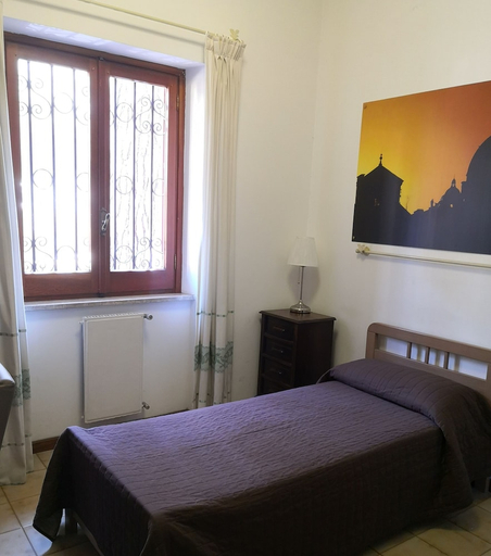 Bedroom 2, Domus Getsemani, Rome