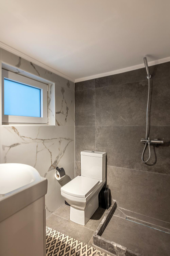 Shower 5, Efrosini Apartments, Crete