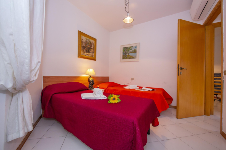Room 4, Francesca 2 600mt From sea, Massa Carrara