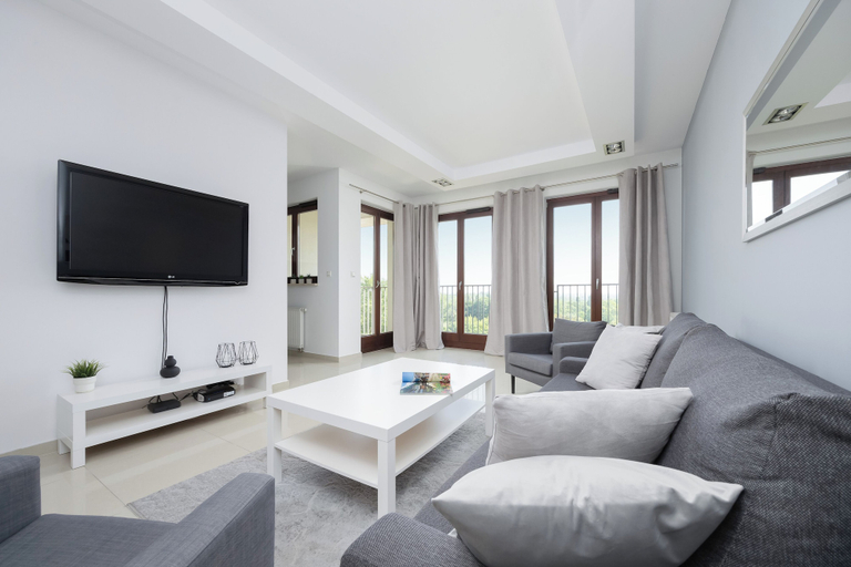 Others 5, Cozy Apartment for 4 by Renters, Warsaw