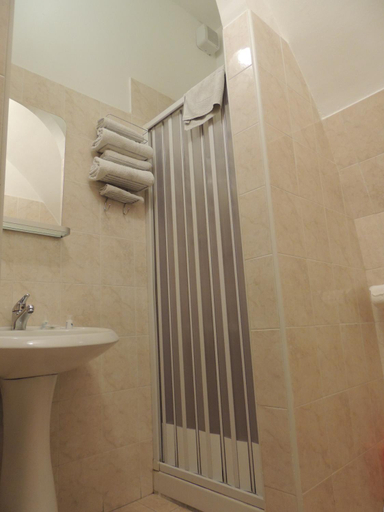 Bathroom 3, B&B I Mastrazzi Riposto Giarre, Catania