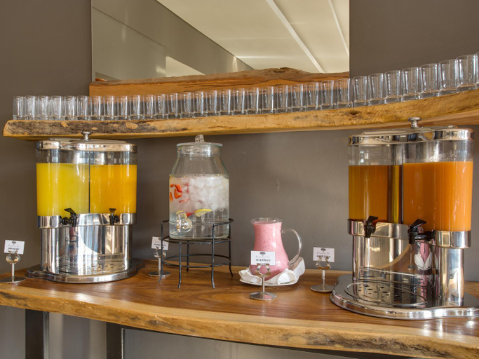 Food & Drinks 5, Shepherds Tree Game Reserve, Bojanala