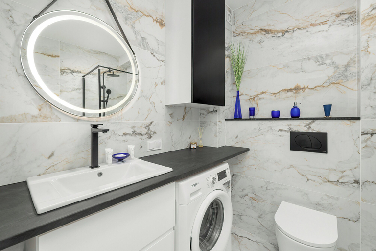Bathroom 4, Bright Apartment for 4 People by Renters, Kamień