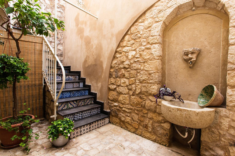 Others 5, Le Cacinare, Ragusa
