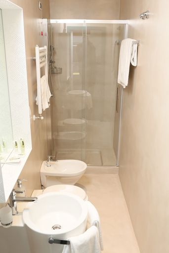 Bathroom 4, ARIAE Hotel, Foggia