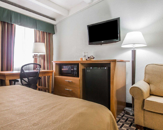 Bedroom 13