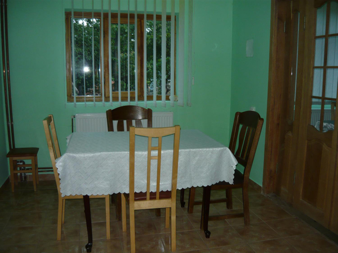 Others 4, Casa Daniela, Horezu