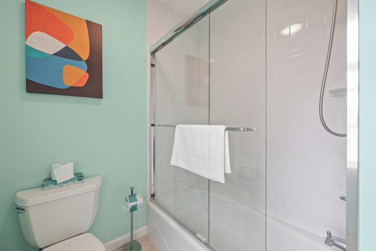 Bathroom 3, 479 South Benson, Fairfield