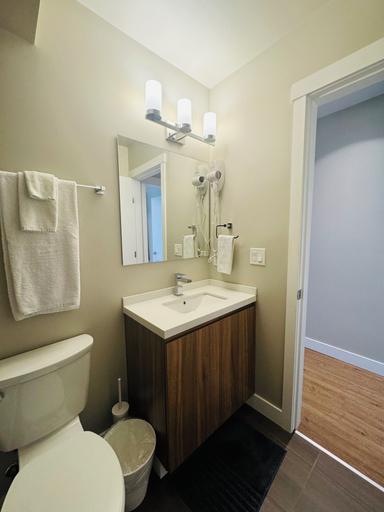 Bathroom 2, Kitimat River Motel & Suites, Kitimat-Stikine