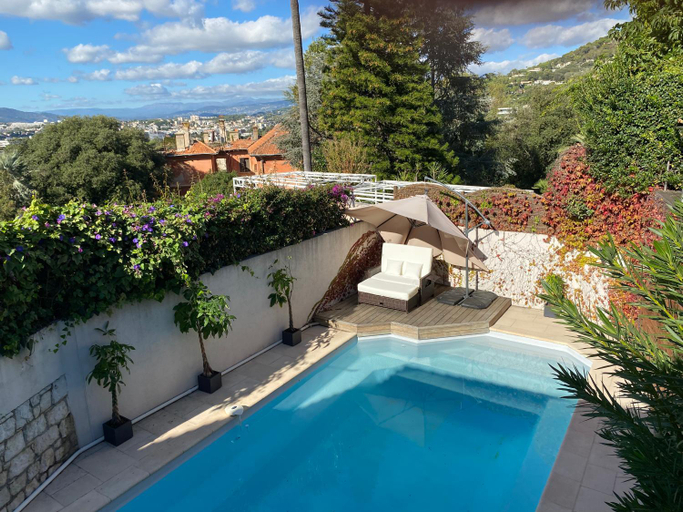Sport & Beauty 1, Villa Galateias, un coin de Paradis, superbe vue avec piscine privee, Alpes-Maritimes