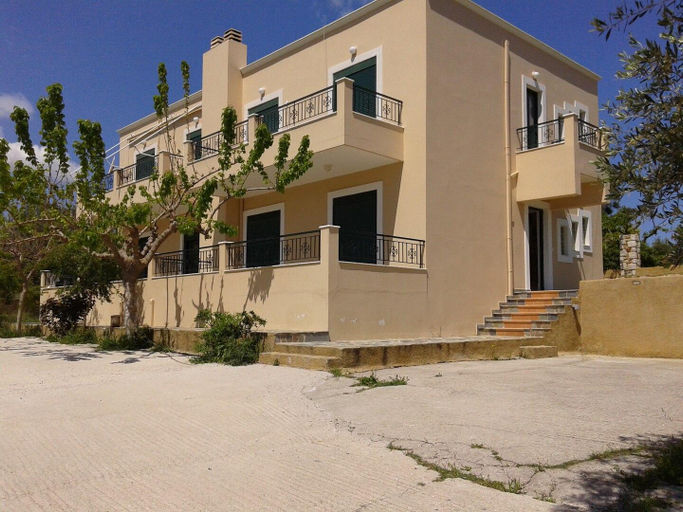 Others 4, Apartment in Olive Grove, South Aegean