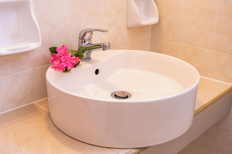 Bathroom 5, Sun Week Bay, South Aegean