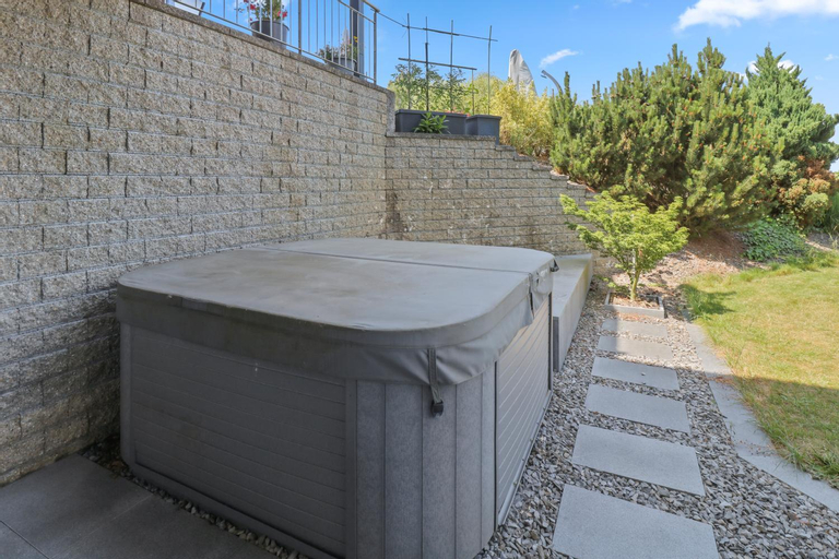 5, Magnifique villa avec piscine et vue sur le lac, Broye-Vully