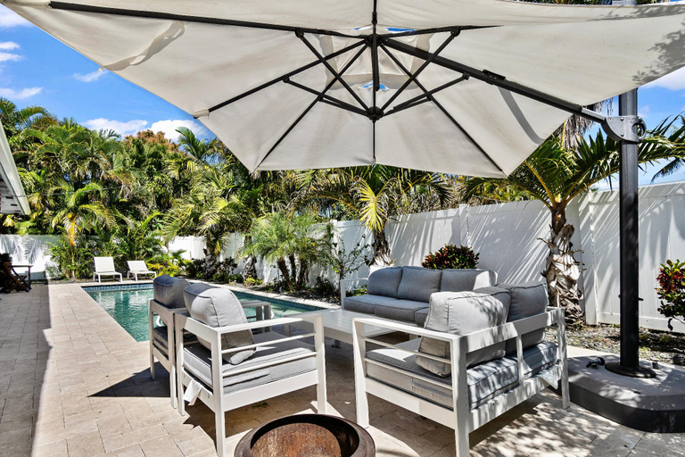 3, Beach Bliss: 10 Mins to Waves, 3BR Oasis with Pool, Broward