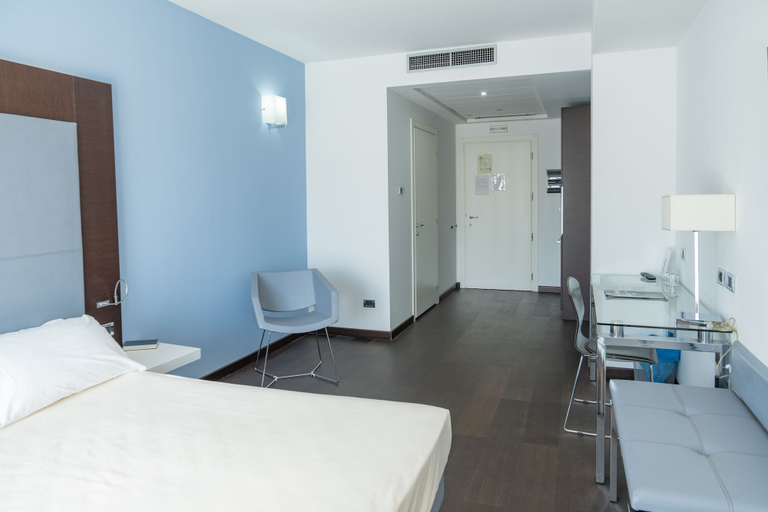 Bedroom 2, Hotel Napoleon, Crotone