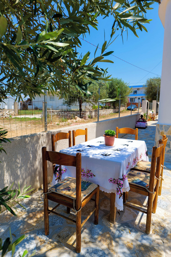 Food & Drinks 4, Vila Lejla, Sarandës