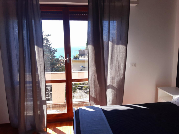 Bedroom 2, Bressa de Ma affittacamere, room & breakfast, Savona