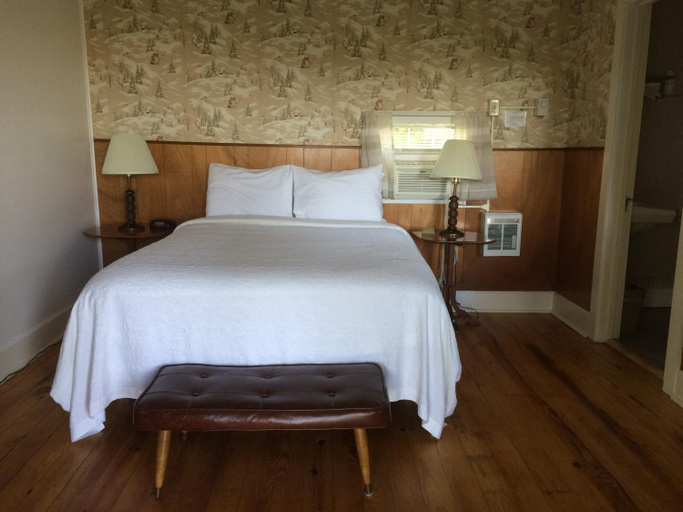 4, Harwood Hill Motel, Bennington