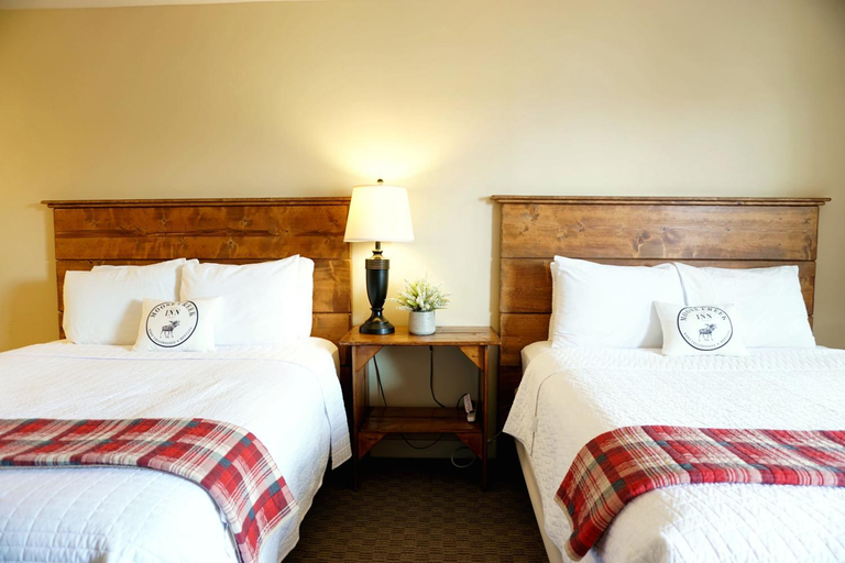 Others 5, Moose Creek Inn, Gallatin