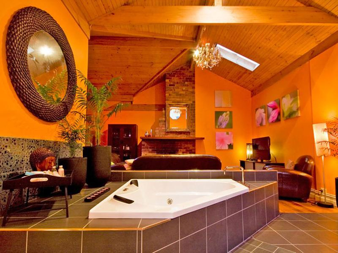 Bathroom 14