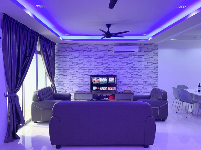 A Lovely Townhouse | 餐馆和免税商店5分钟距离 | 瓜镇温馨度假屋, Langkawi