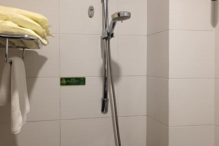 Bathroom 3, Cuilinyuan Hotel, Zibo