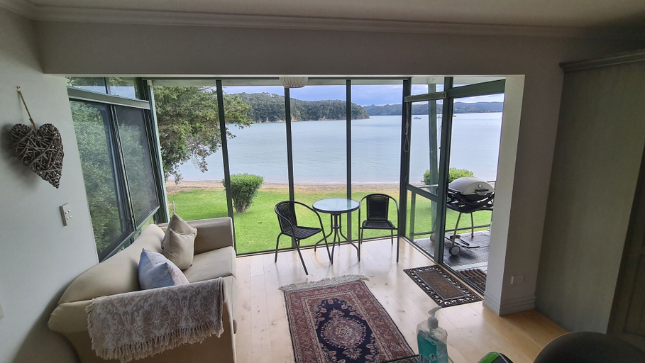 Others 5, Woodies Retreat, Far North