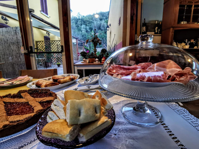 Food & Drinks 5, B&B La Fucinaia Pet Friendly, Livorno