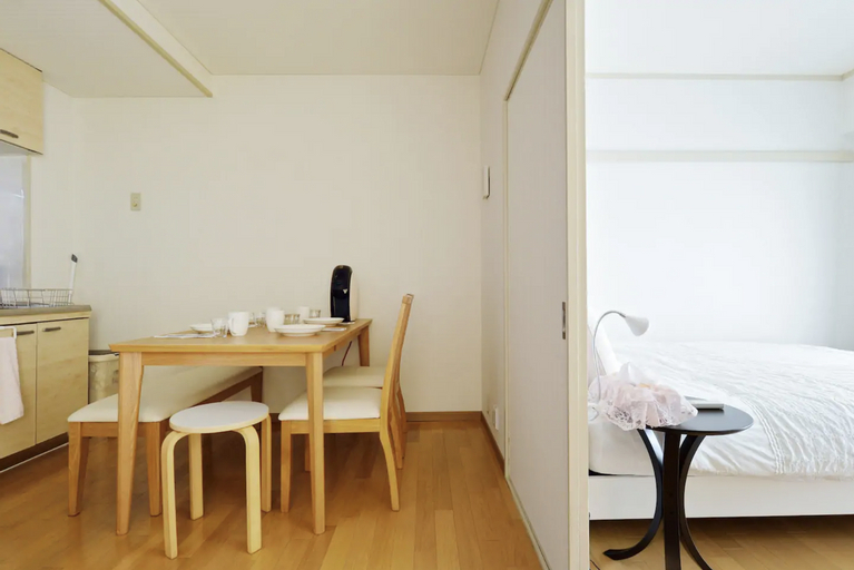 2BR Near Osaka/Umeda Station Suitable for Family, Osaka