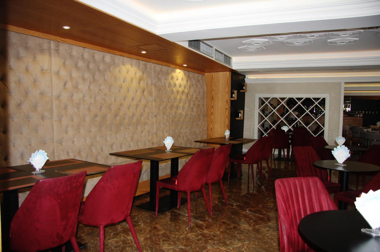 Food & Drinks 5, Hotel Brais, Durrësit