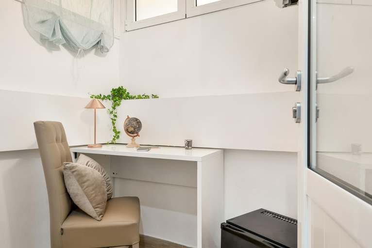 Others 2, Alby Express Rooms, La Spezia