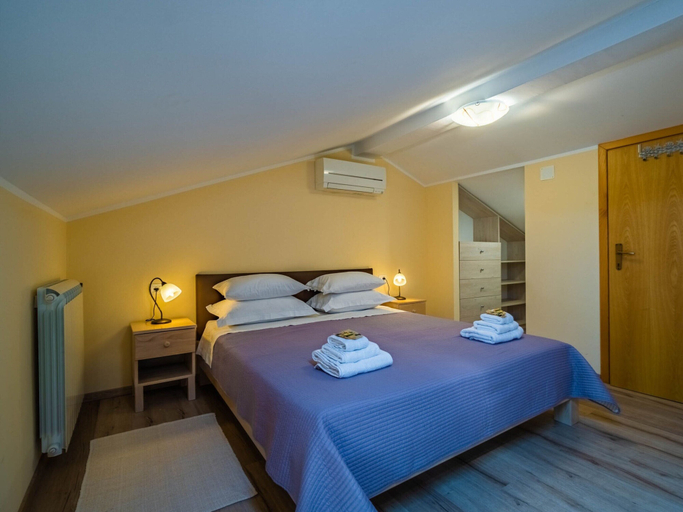 Bedroom 3, Villa in Rakalj Near Secluded Beaches, Marčana