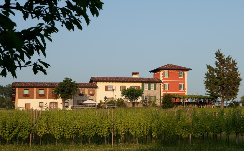 Exterior 1