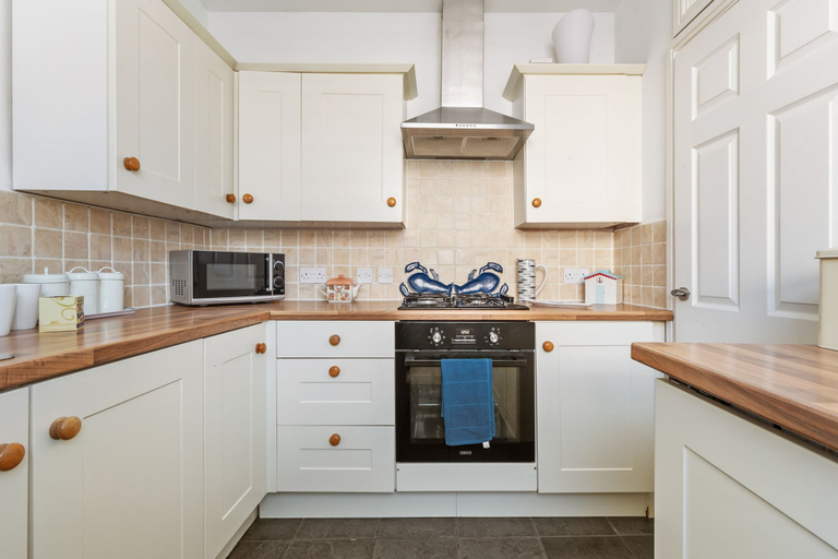 Others 5, The Pennines - Close to Town Beach and Shops, Pembrokeshire