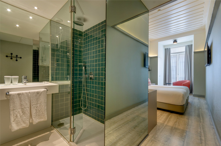 Bathroom 5, Hotel Vincci Baixa, Lisbon