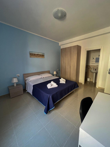 Others 5, B&B Marco Polo, Palermo