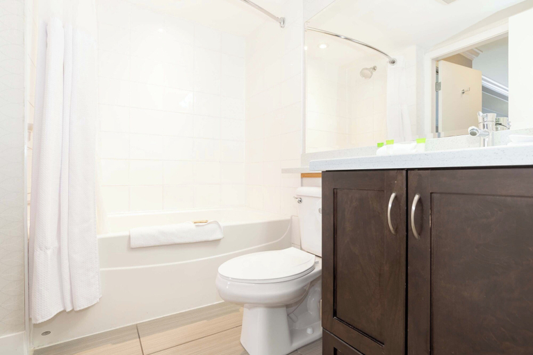 Bathroom 3, Sandman Abbotsford, Fraser Valley